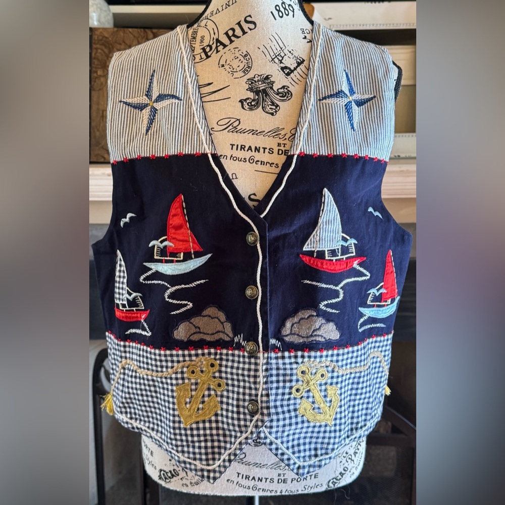Vintage Nautical Women’s Vest Medium Large Tantrums Sailboats Embroidered Navy
